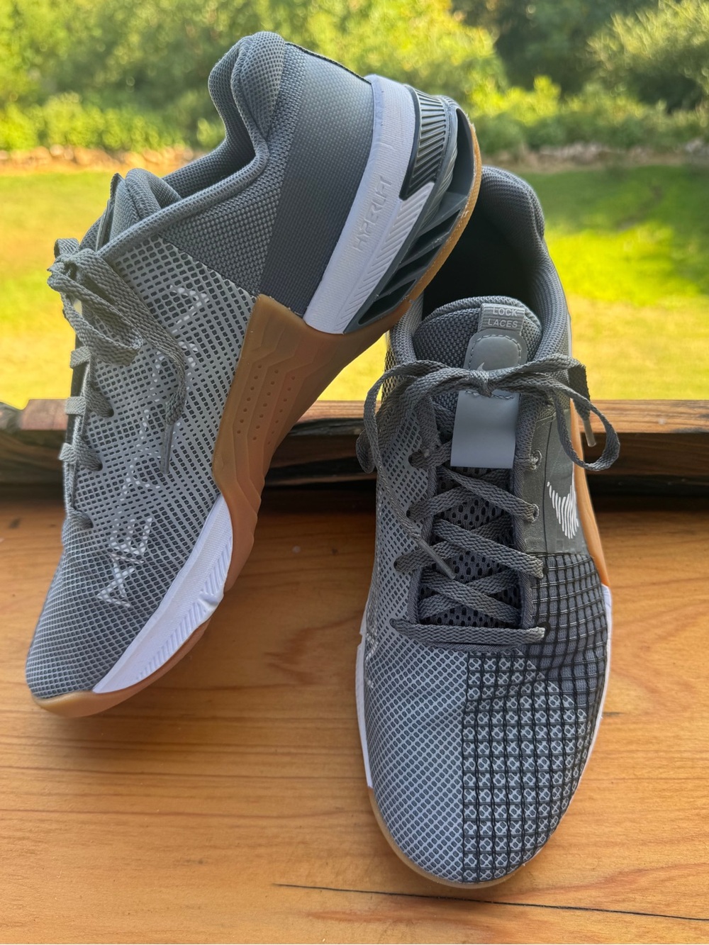 Nike Metcon 8 sneakers Smoke Grey Gum Color way Men’s 9 tennis shoes Like New